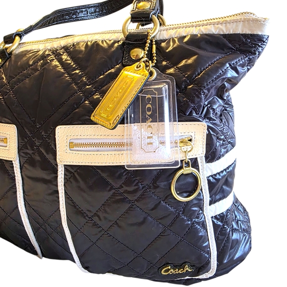 Authentic Coach Poppy Ski Bunny Black/White Limited Rare Quilted Glam Tote Y2K - Picture 2 of 9